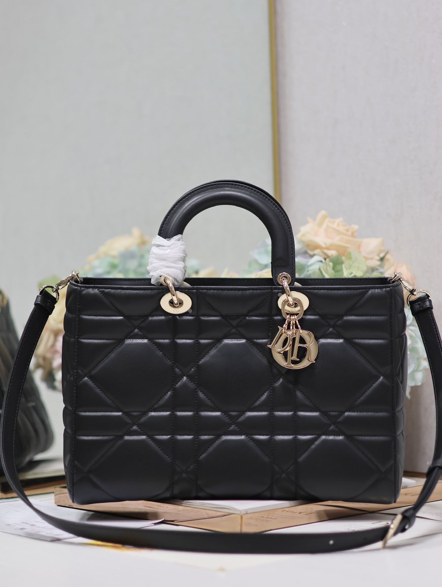 Dior 🖤 large Radid Sermai Bucquedior bag