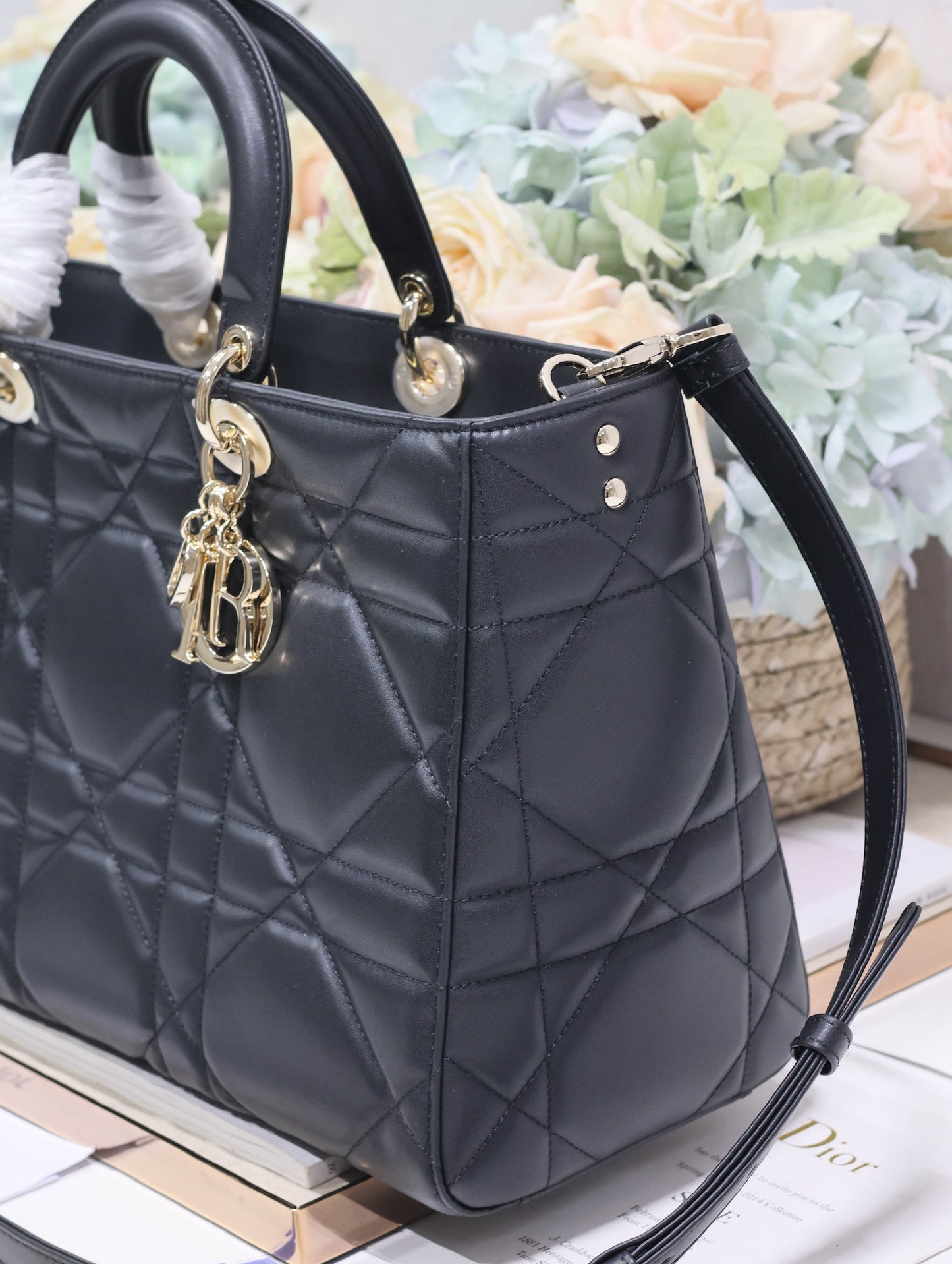 Dior 🖤 large Radid Sermai Bucquedior bag