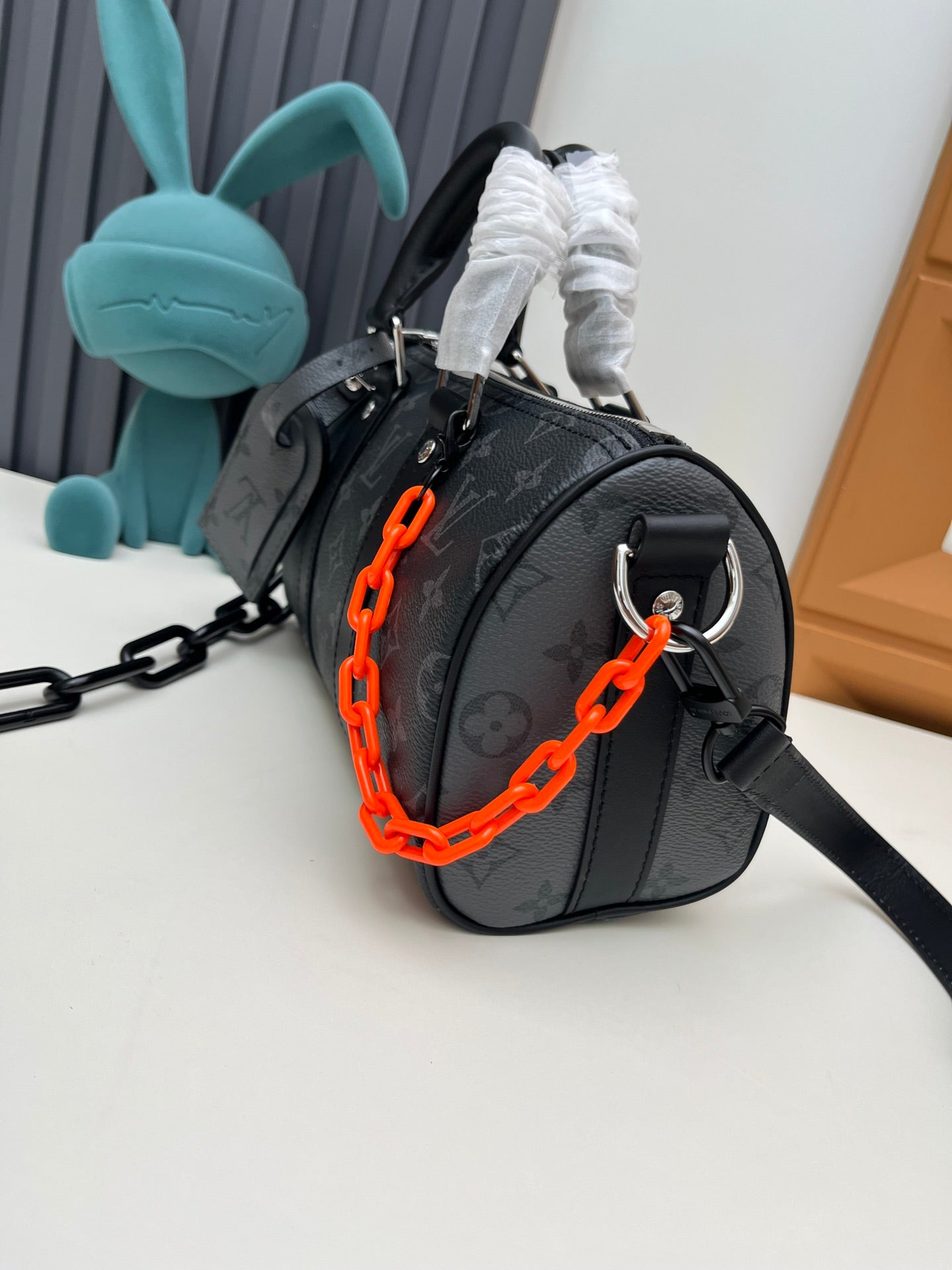 M46271 Chain Black Flower [Orange with Chain ⛓️] Pillow Bag